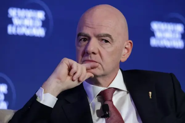 FIFA-Chef Infantino spaltet die Fußballwelt: UEFA bekräftigt Boykottdrohung