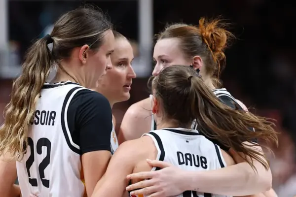 Berlin: deutsche Basketballerinnen erreichen Zwischenrunde bei Heim-WM